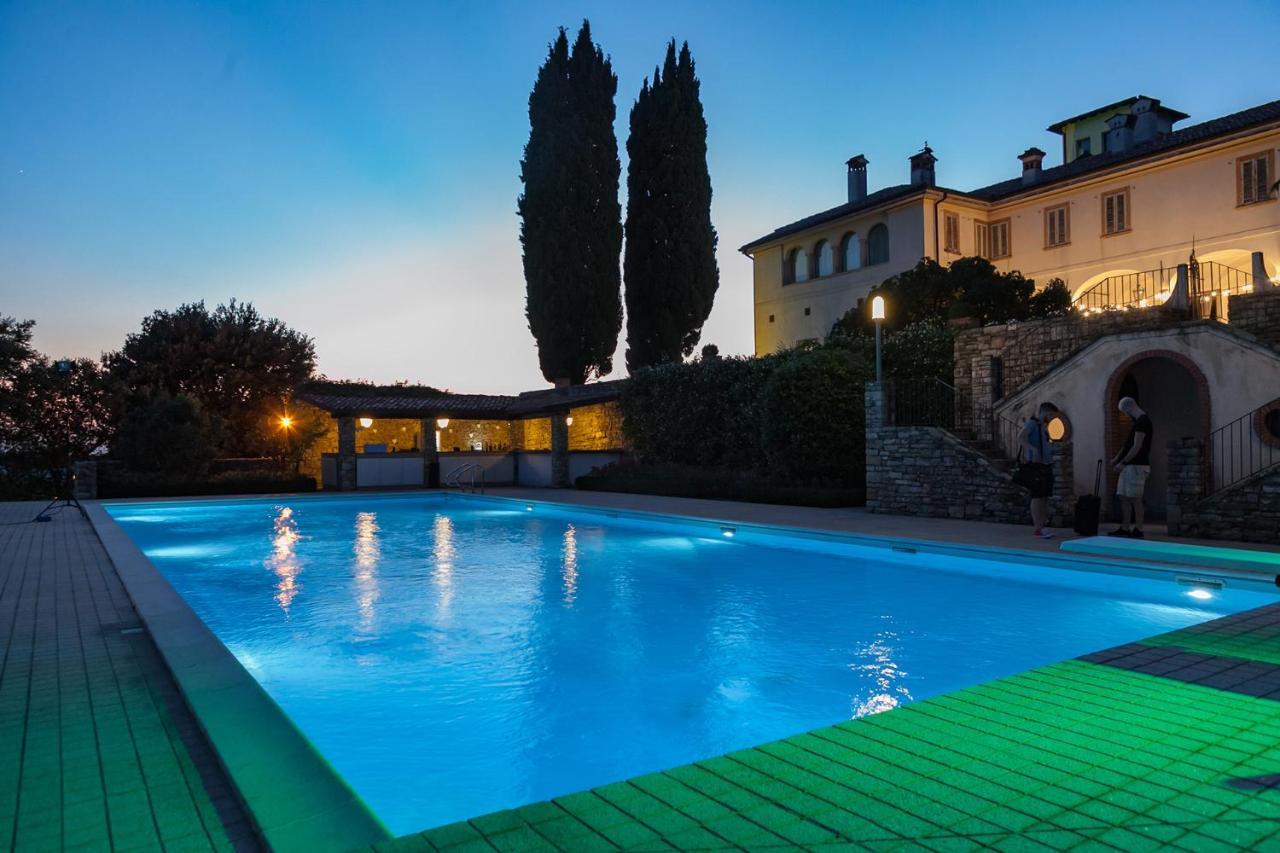Hotel Castello Degli Angeli à Carobbio degli Angeli Extérieur photo
