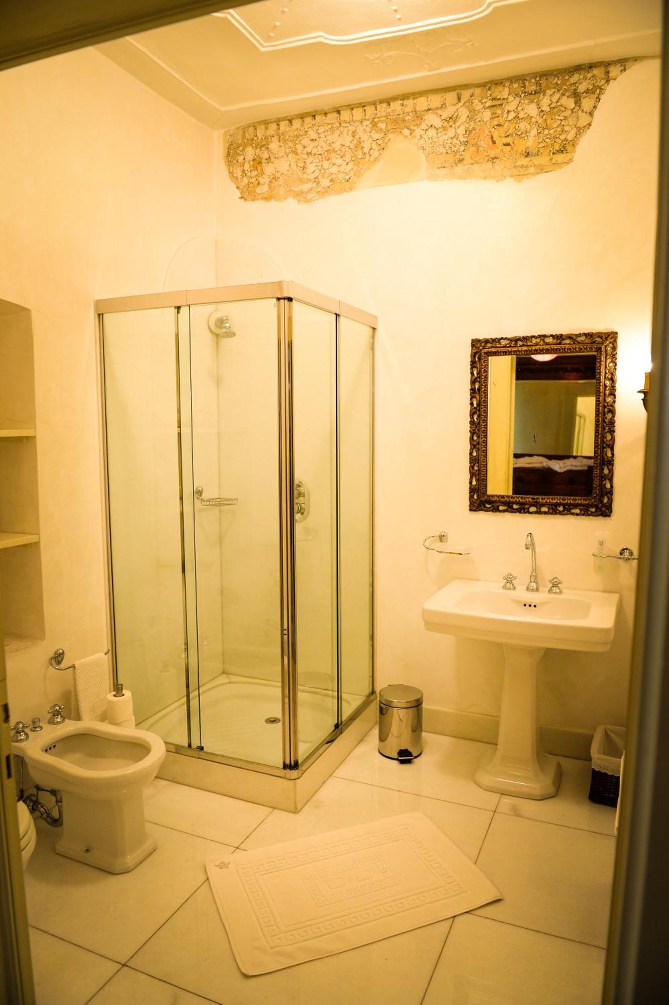Hotel Castello Degli Angeli à Carobbio degli Angeli Extérieur photo