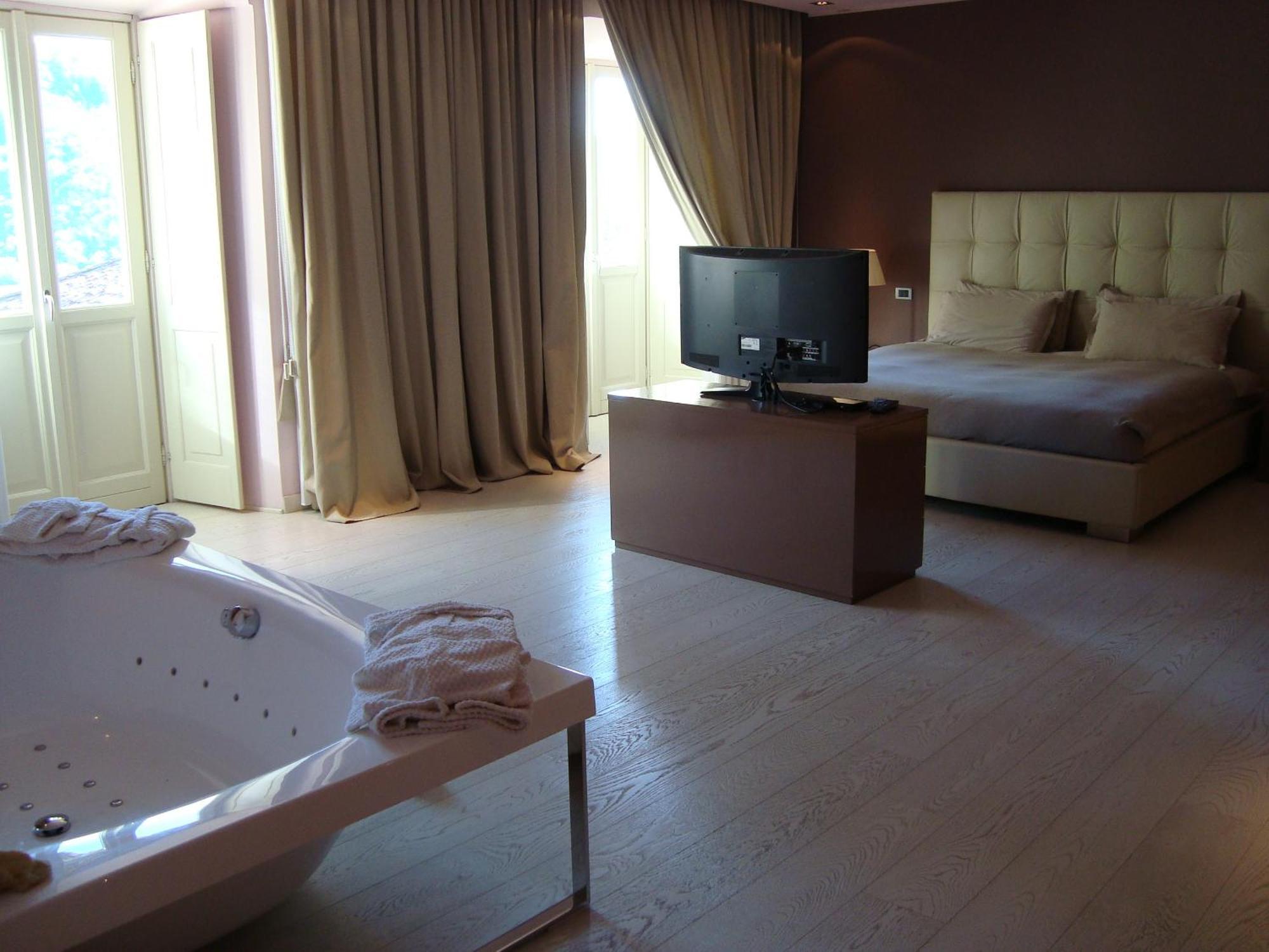 Hotel Castello Degli Angeli à Carobbio degli Angeli Chambre photo
