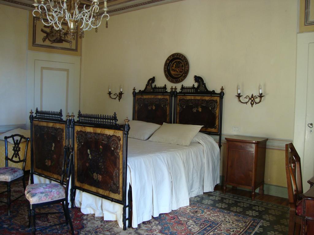 Hotel Castello Degli Angeli à Carobbio degli Angeli Chambre photo